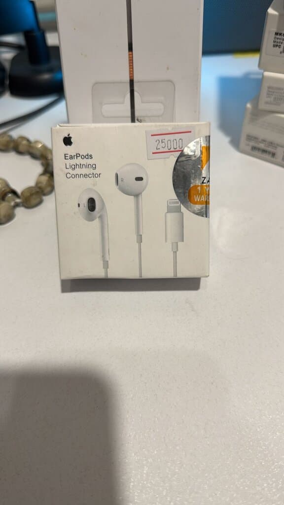 Apple Wired EarPods (Lightning Connector) - Original 7