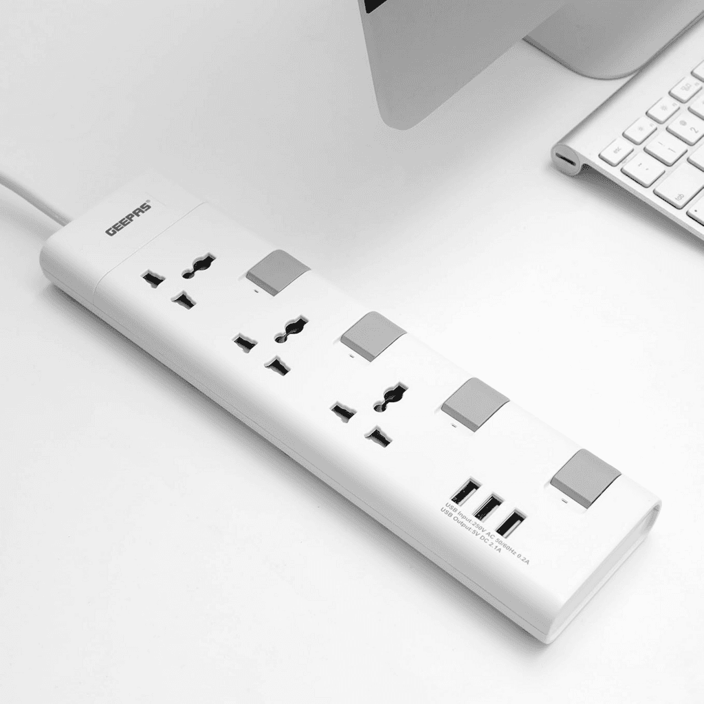 Geepas GES5803 Extension Socket With Usb Port 3 Way 5M 6