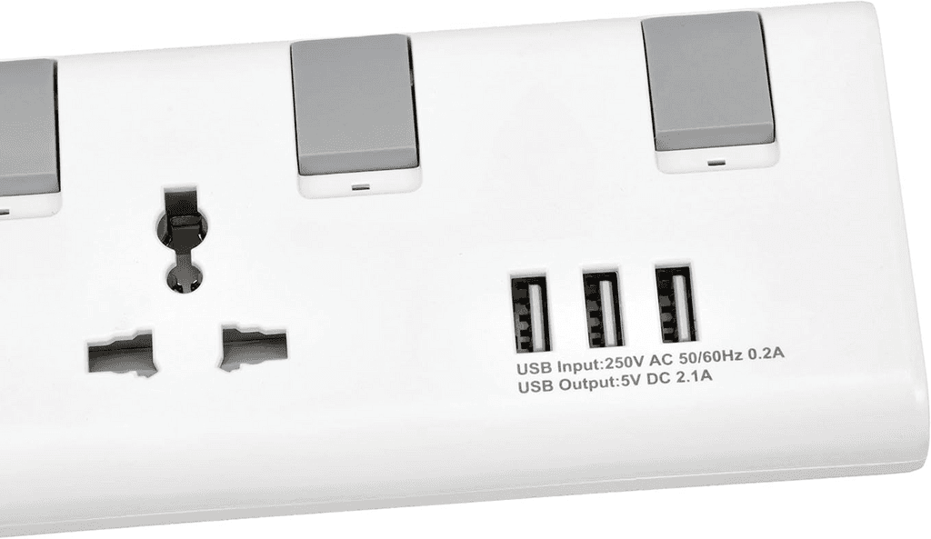 Geepas GES5803 Extension Socket With Usb Port 3 Way 5M 7