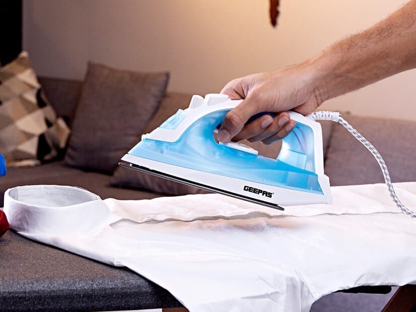 Geepas Steam Iron - GSI7783 3