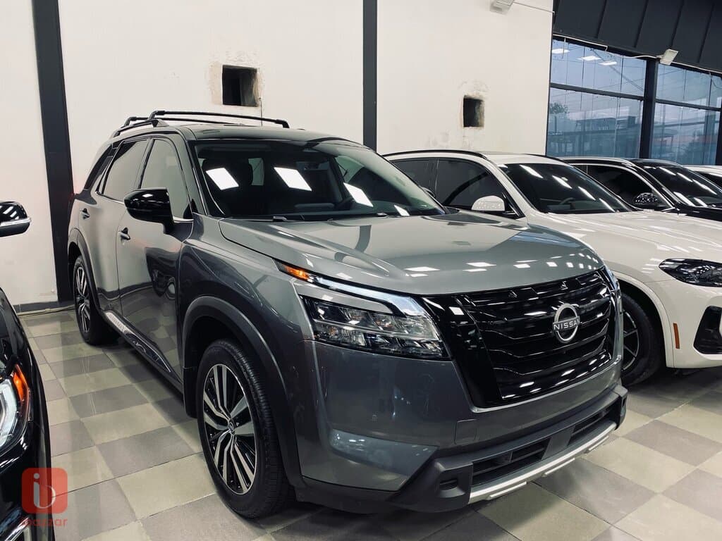 Nissan Pathfinder Platinum