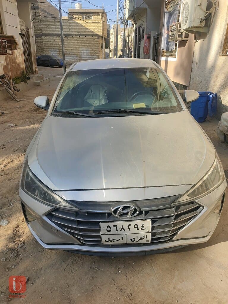 Hyundai Elantra Standard