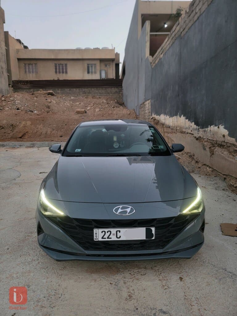 Hyundai Elantra Standard