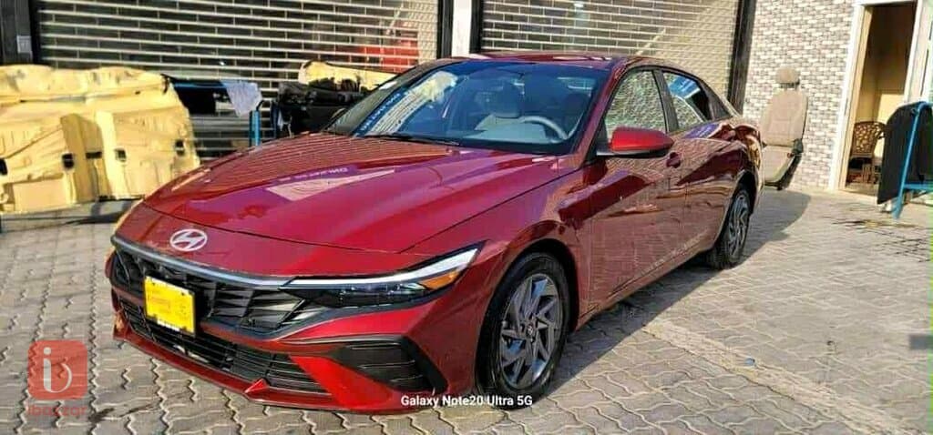 Hyundai Elantra Standard