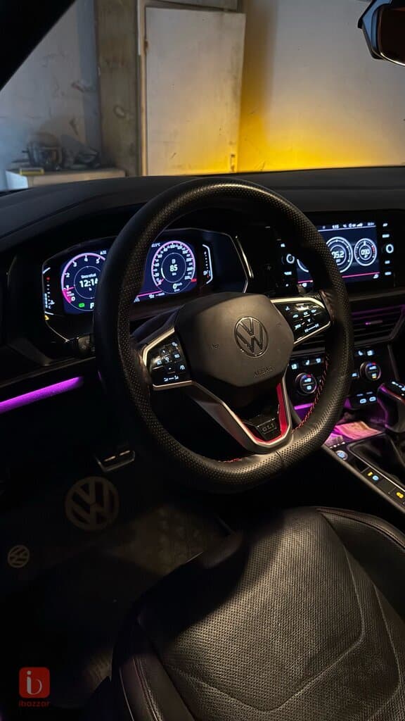 Volkswagen Jetta GLI 6