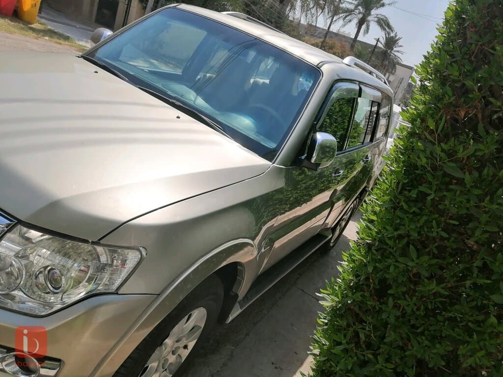 Mitsubishi Pajero GLX 2