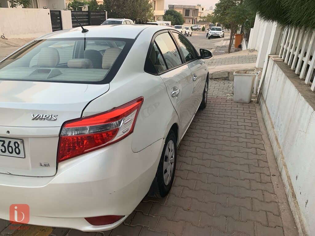 Toyota Yaris MID 4