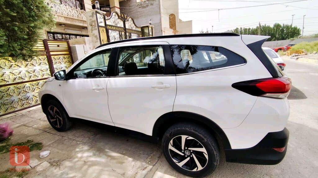 Toyota Rush Standard 3