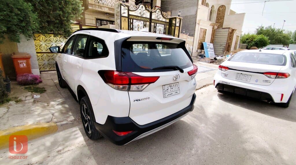 Toyota Rush Standard 9