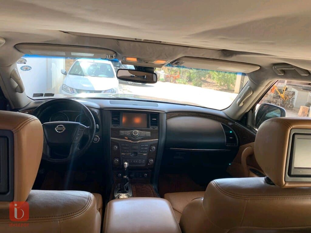Nissan Armada Platinum 3