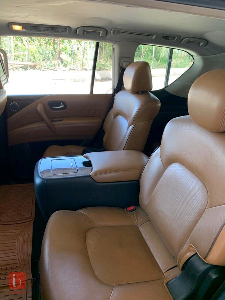 Nissan Armada Platinum 4