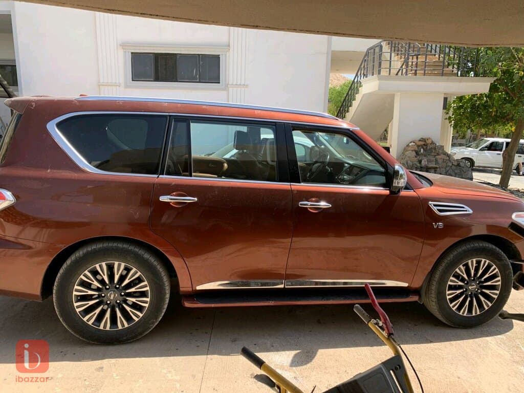Nissan Armada Platinum 7