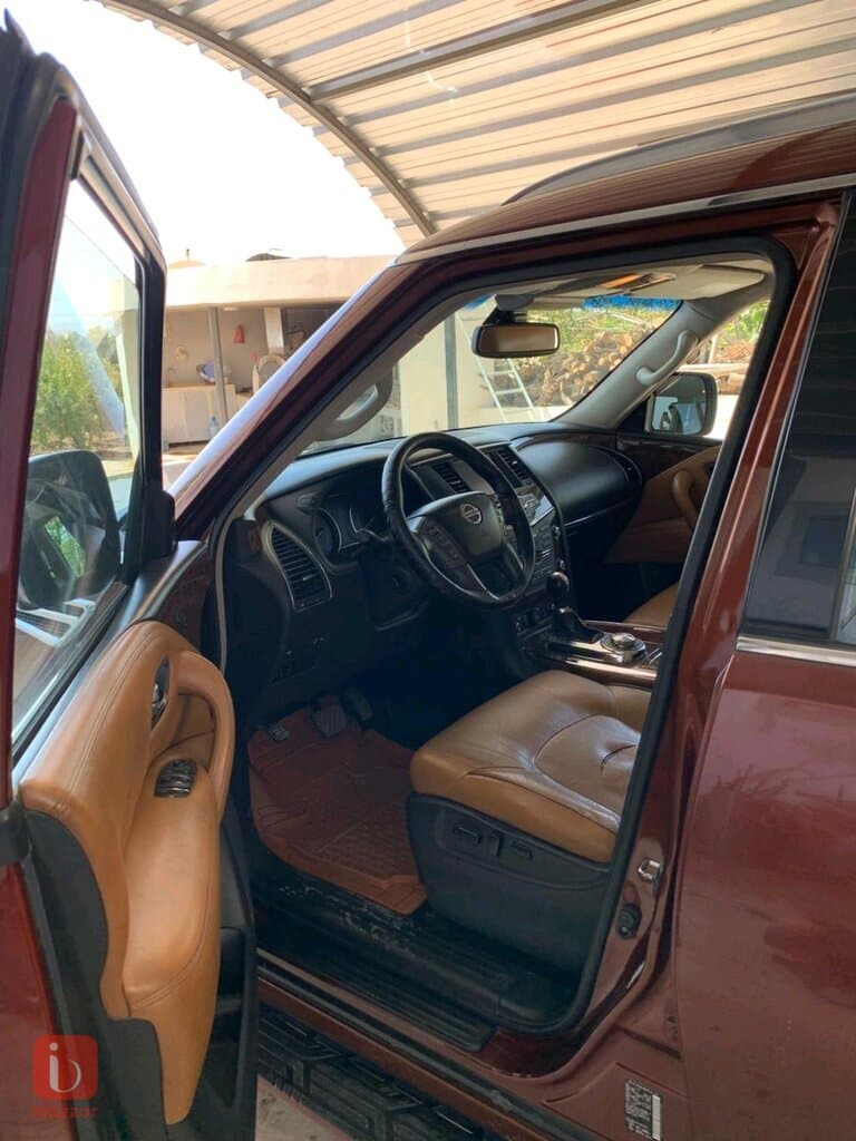 Nissan Armada Platinum 8