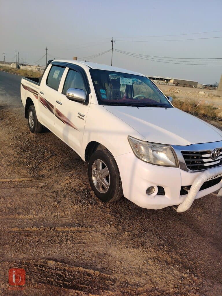 Toyota Hilux SR5 12