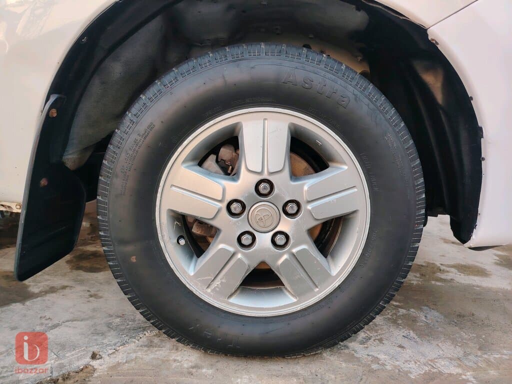 Toyota Hilux SR5 4