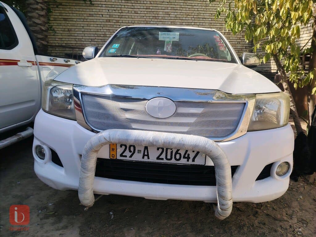 Toyota Hilux SR5 6