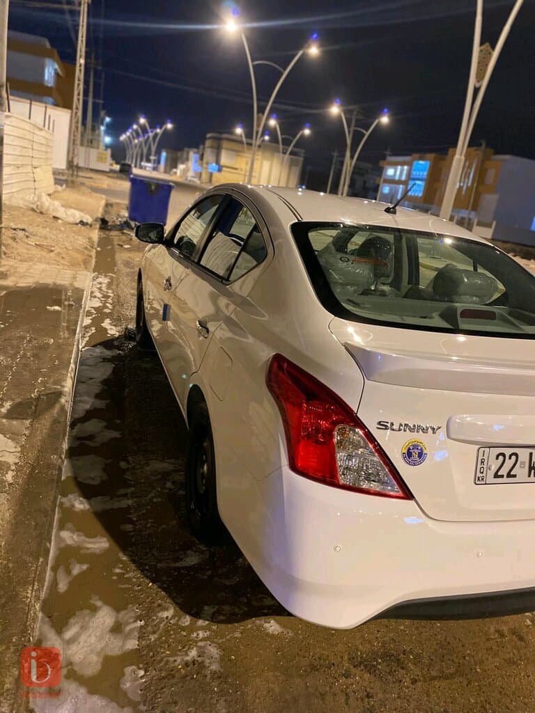 Nissan Sunny SV 5
