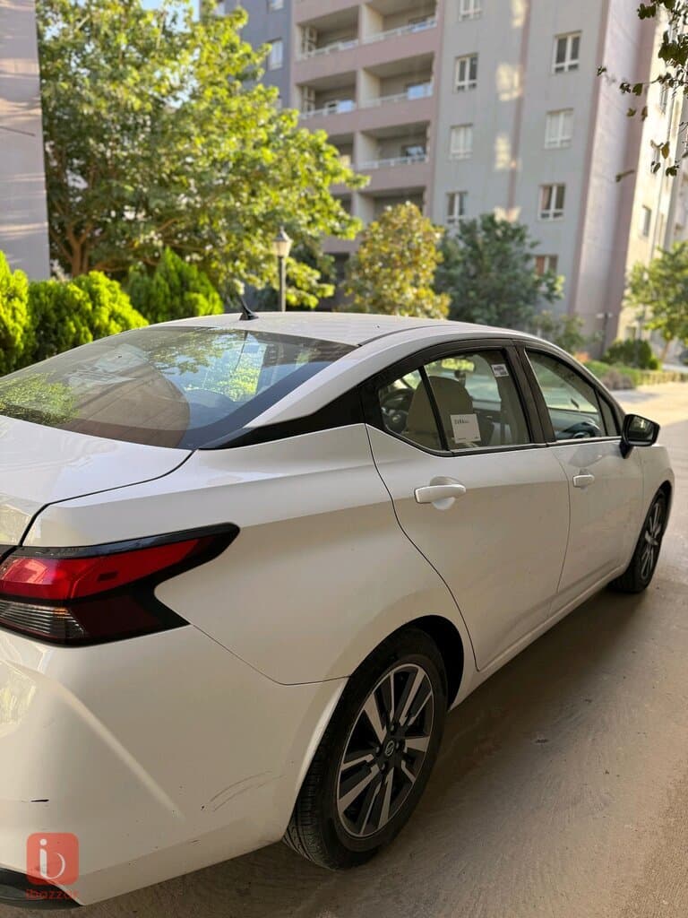 Nissan Sunny Base 3