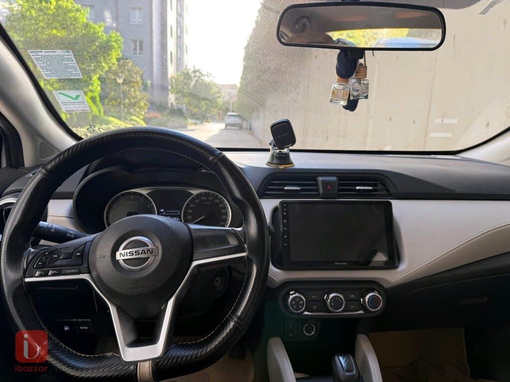 Nissan Sunny Base 4