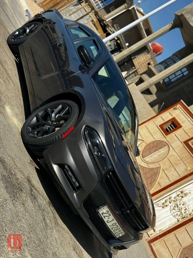 Dodge Charger SXT 2