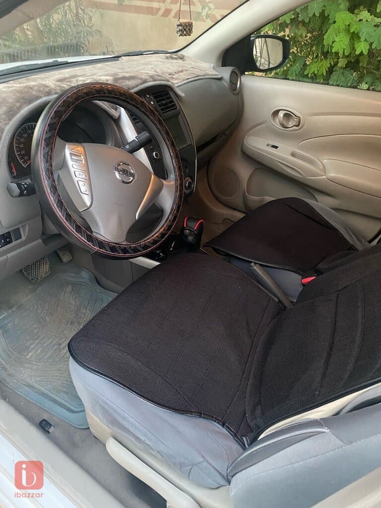 Nissan Sunny 4