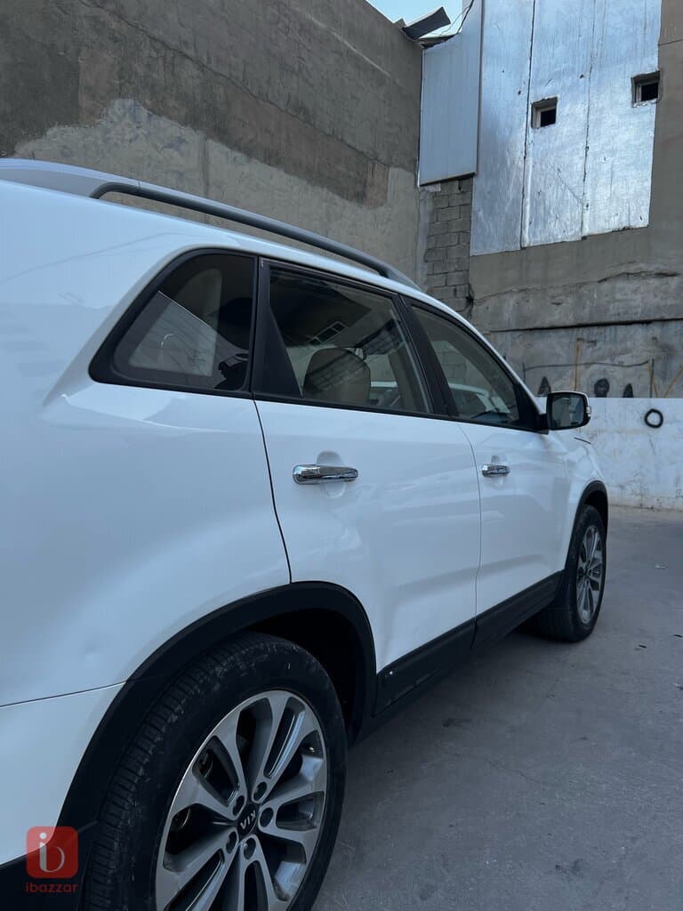 KIA Sorento 4