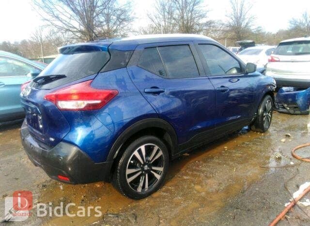 Nissan Kicks SV 2