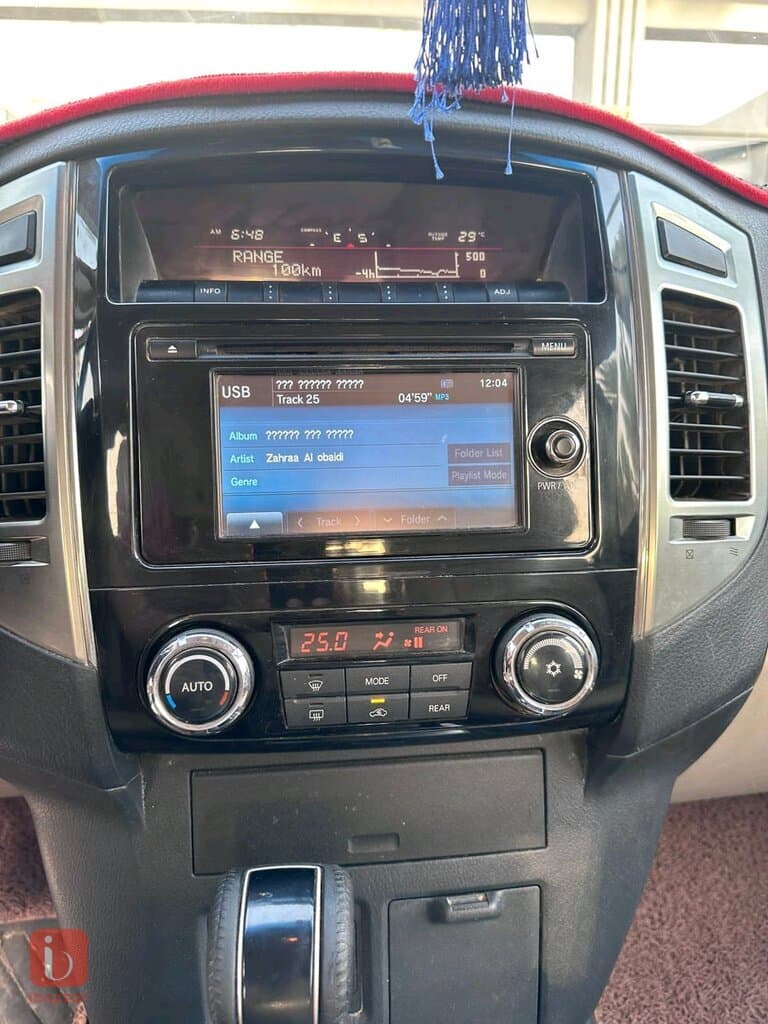 Mitsubishi Pajero GLS 6