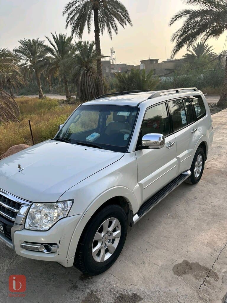 Mitsubishi Pajero GLS 2