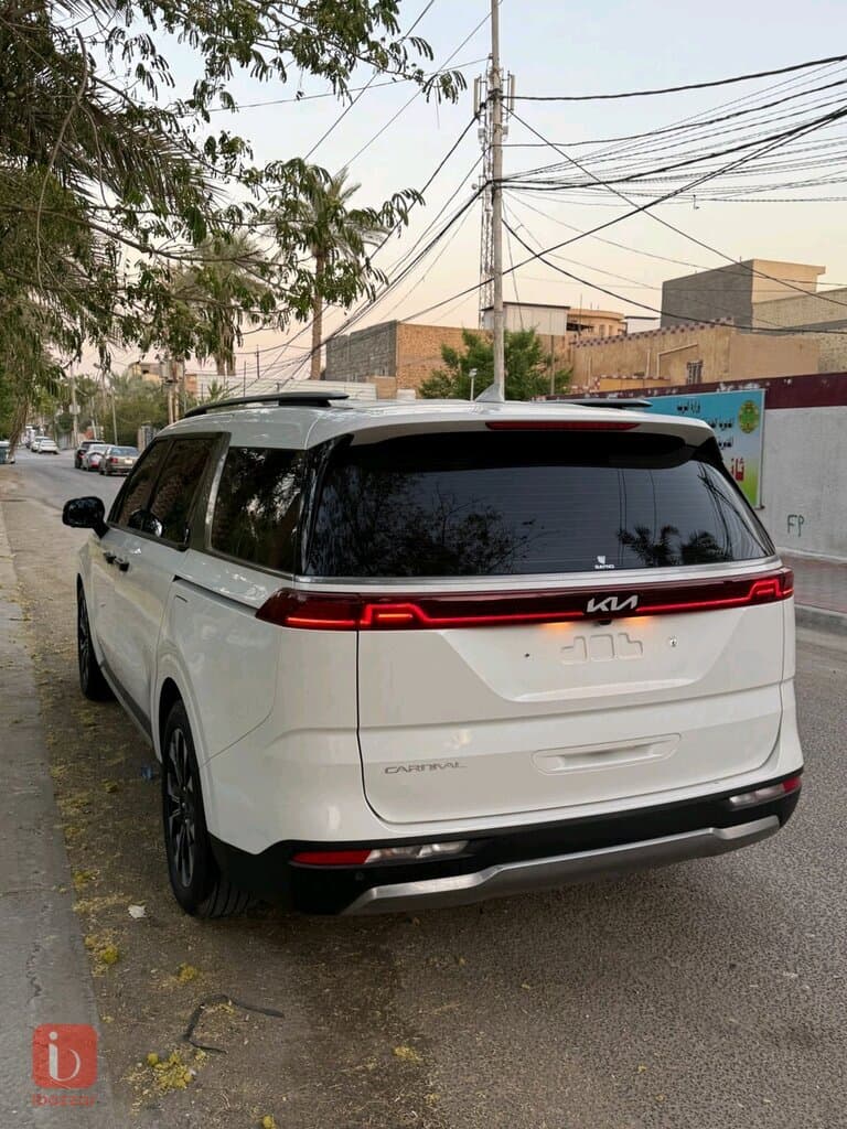 KIA Carnival 6