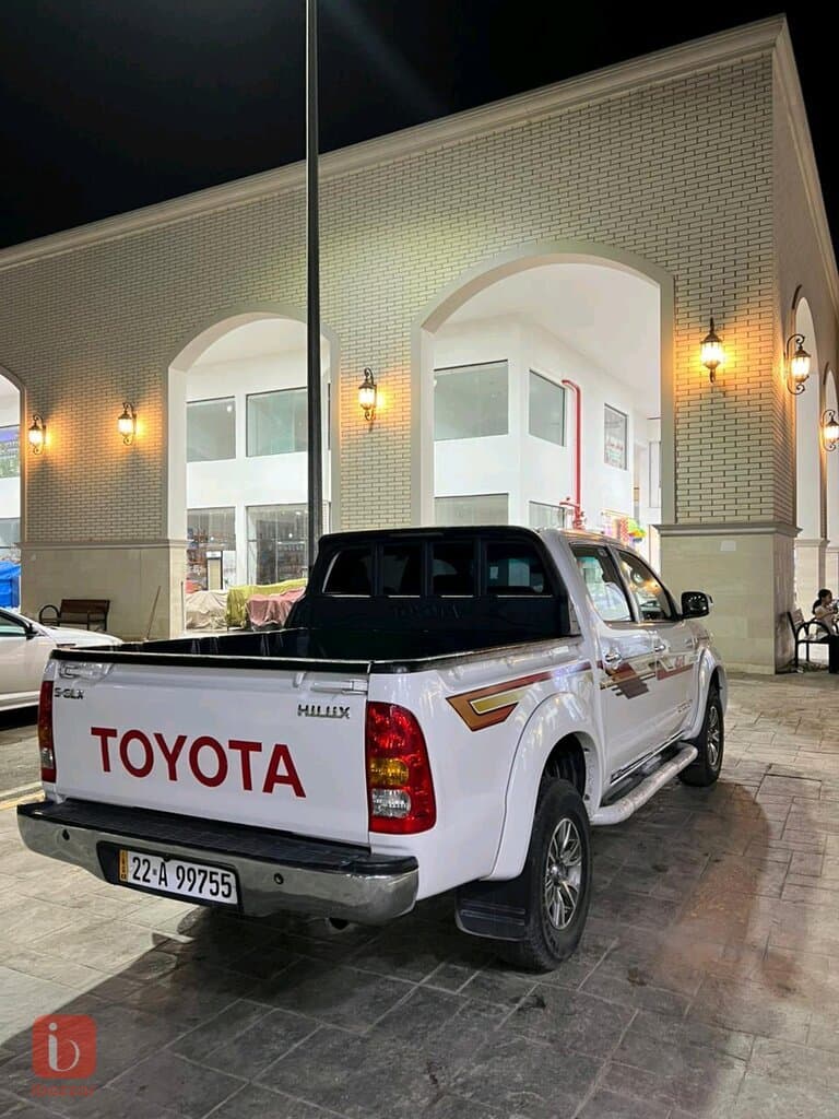 Toyota Hilux 3