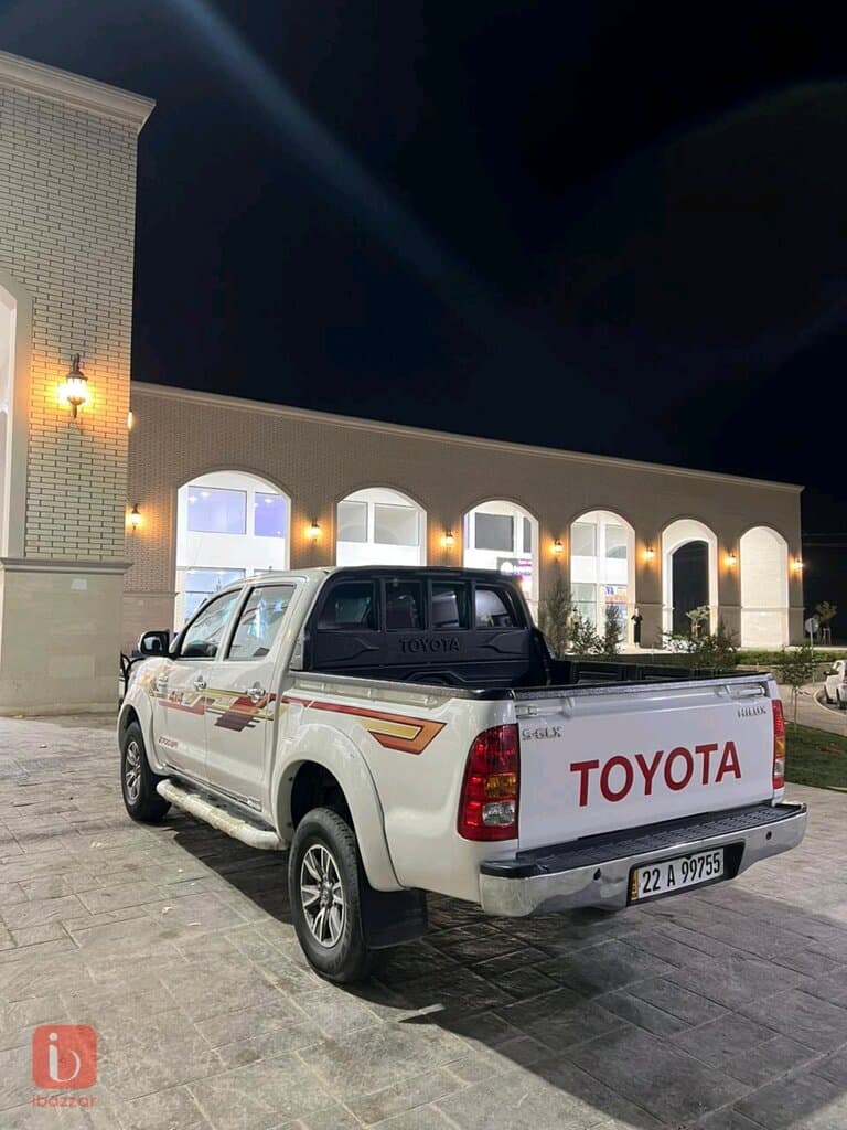 Toyota Hilux 4