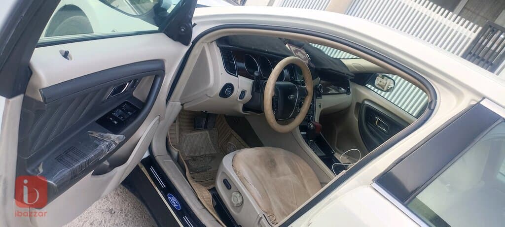 Ford Taurus 11