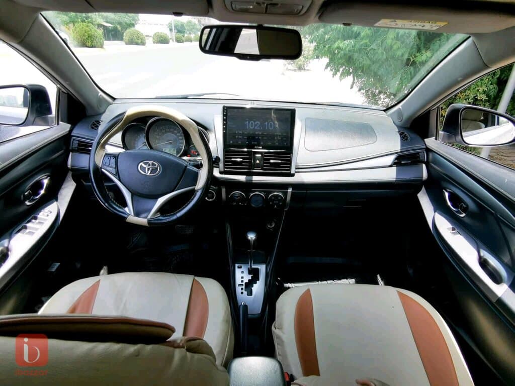 Toyota Yaris SE 5
