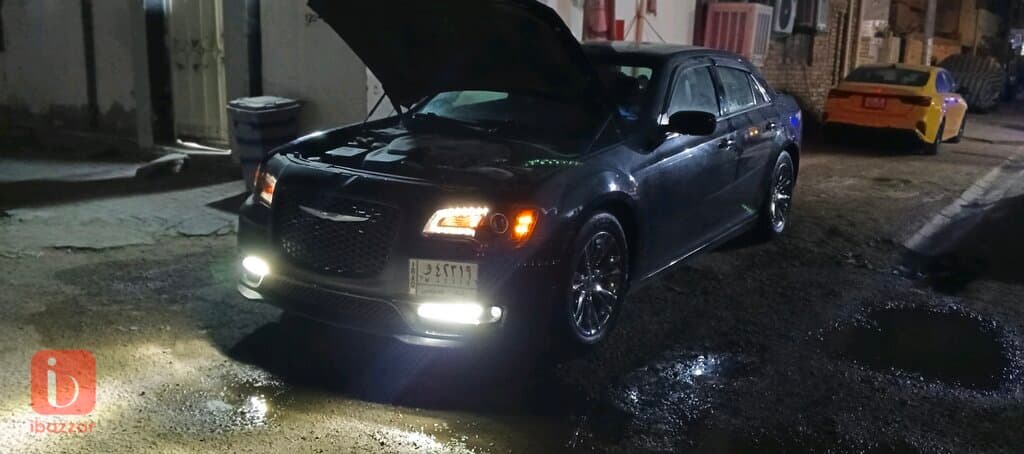 Chrysler 300 S 8