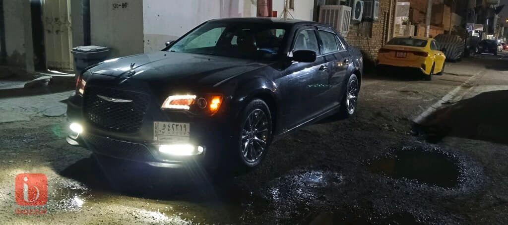 Chrysler 300 S 9