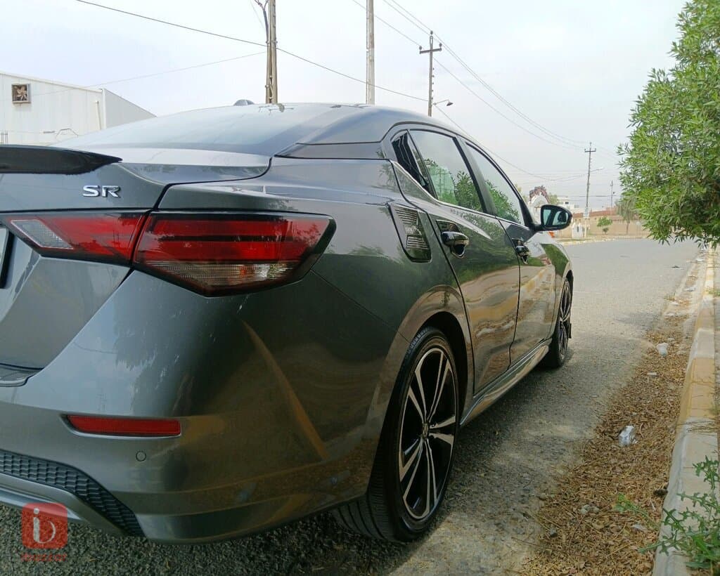 Nissan Sentra SR 12