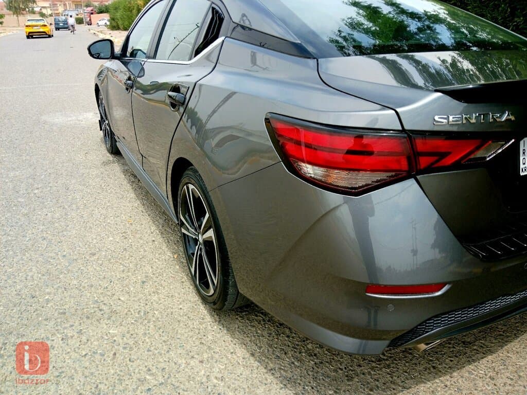 Nissan Sentra SR 8