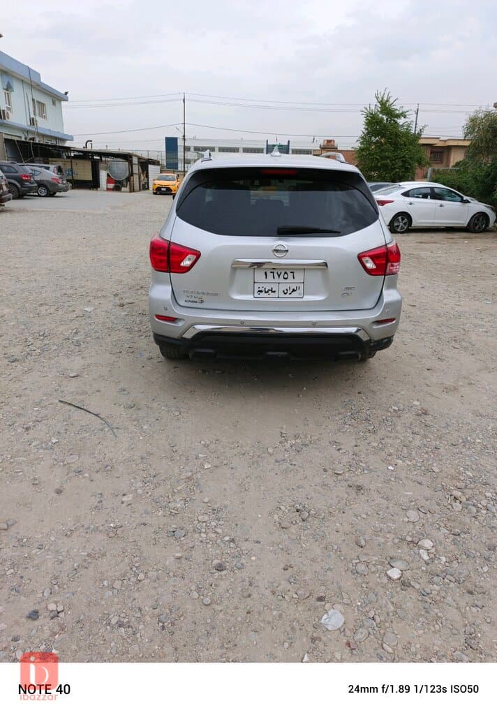 Nissan Pathfinder SV 3