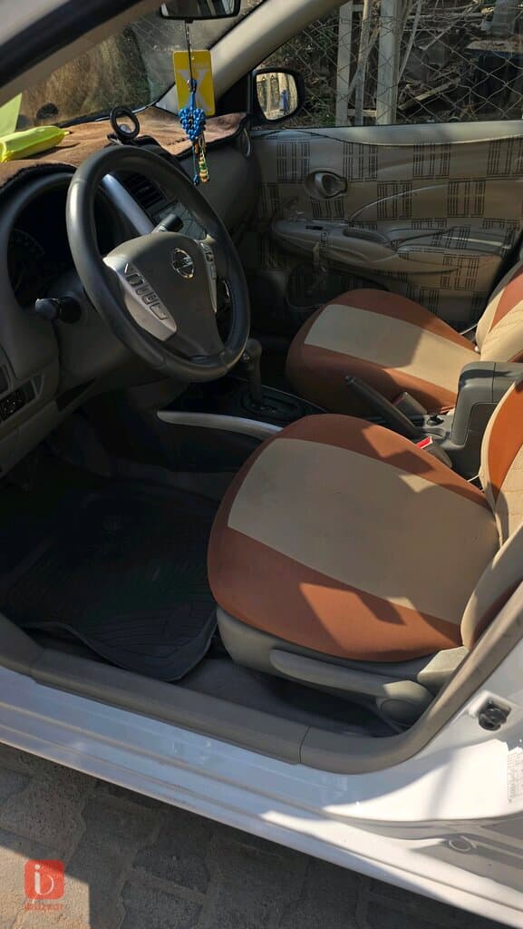 Nissan Sunny Base 5