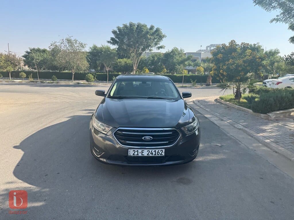 Ford Taurus SE 1