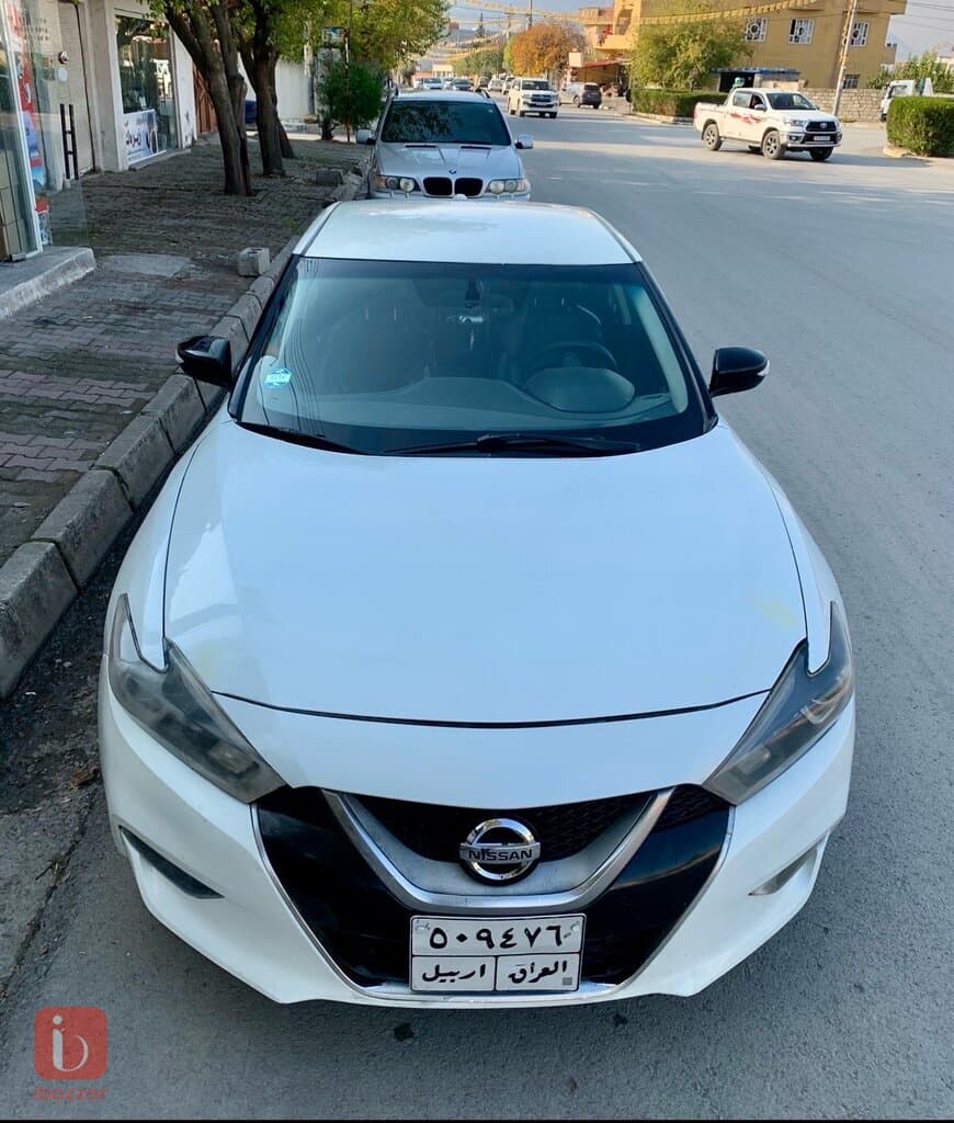 Nissan Maxima S