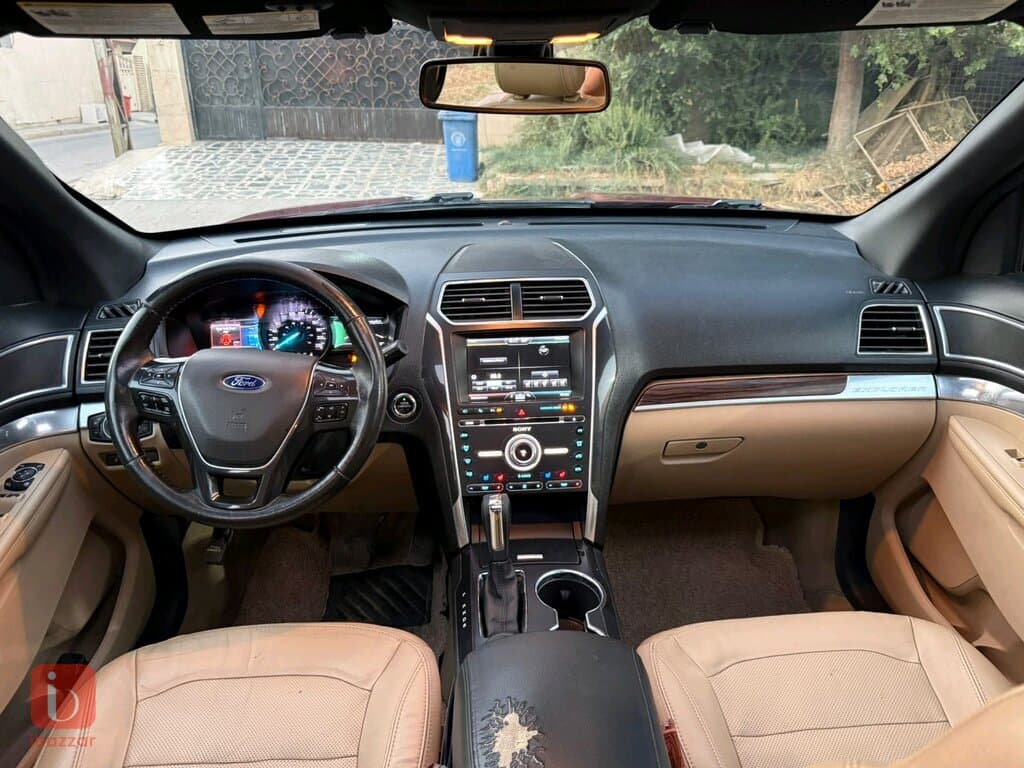 Ford Explorer Limited 11