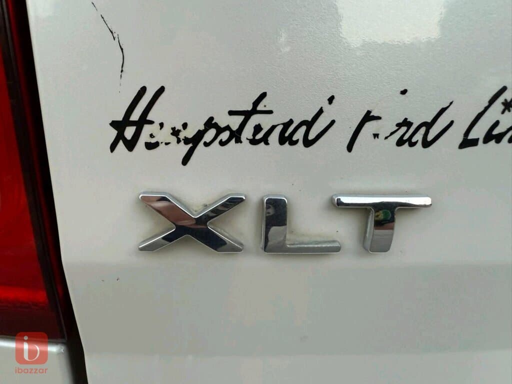 Ford Explorer XLT 11