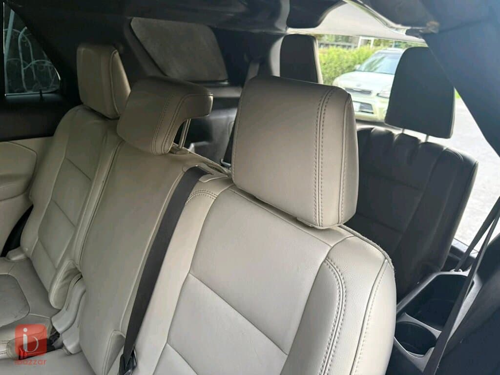 Ford Explorer XLT 12