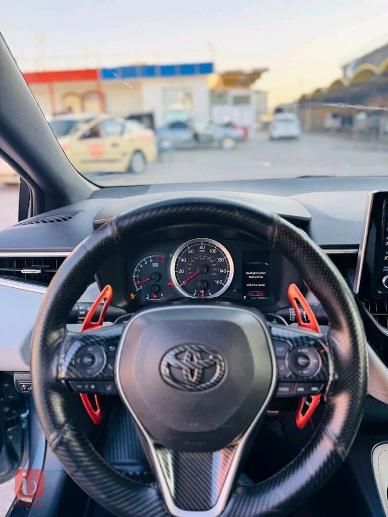 Toyota Hilux SR5 7