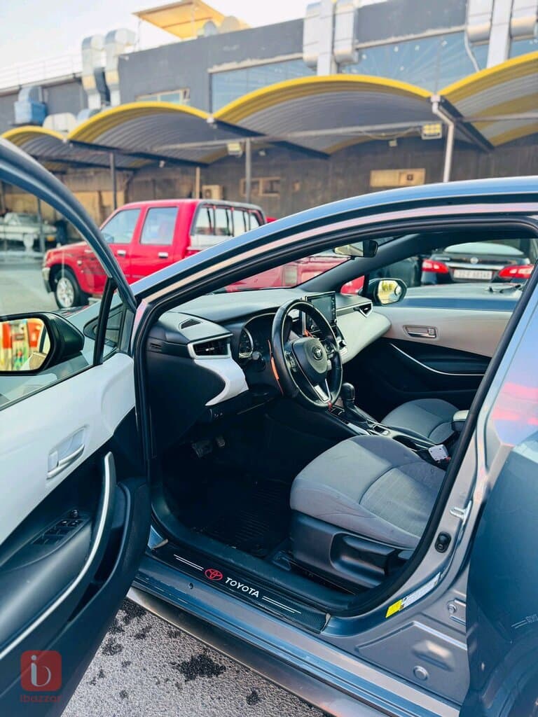 Toyota Hilux SR5 10