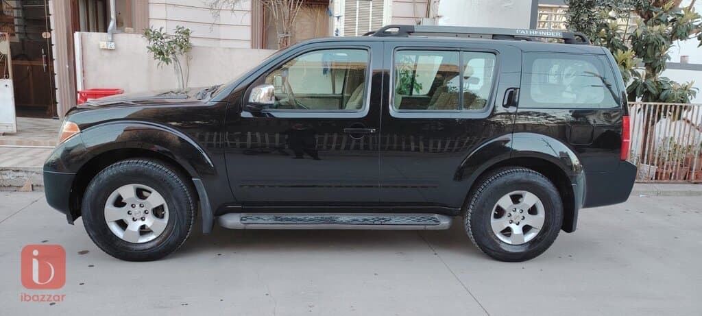 Nissan Pathfinder S 4WD 11