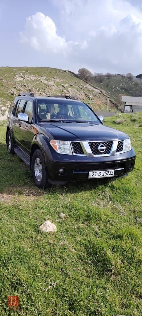 Nissan Pathfinder S 4WD 3