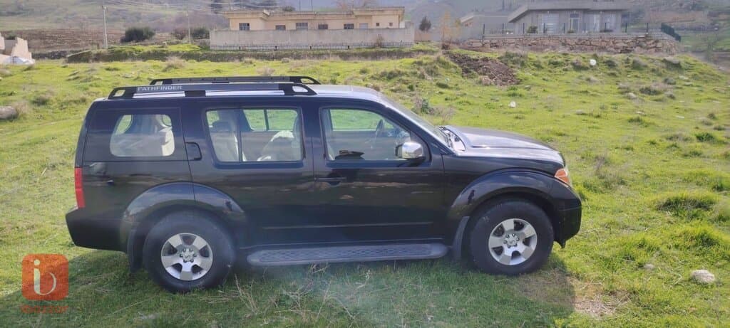 Nissan Pathfinder S 4WD 5